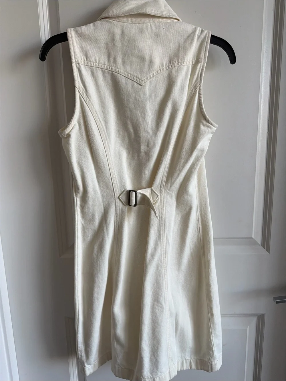 Levi's Off-White Sleeveless Button-Front Dress